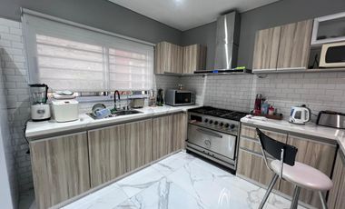 Casa en Lanús Este – Confort y calidad en cada espacio