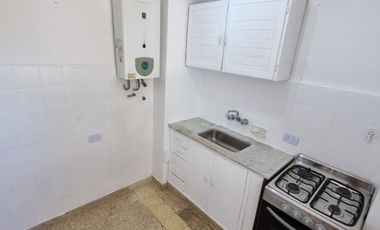 Vicente López - Luminoso Departamento de 1 amb en edificio Apto profesional!!