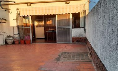 OPORTUNIDAD!!! Semipiso en PH 1º PISO sin expensas en Temperley Este