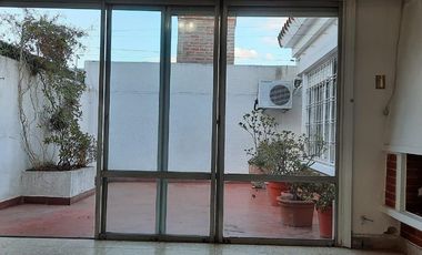 OPORTUNIDAD!!! Semipiso en PH 1º PISO sin expensas en Temperley Este