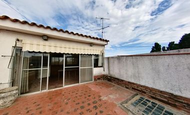 OPORTUNIDAD!!! Semipiso en PH 1º PISO sin expensas en Temperley Este