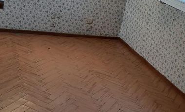 OPORTUNIDAD!!! Semipiso en PH 1º PISO sin expensas en Temperley Este