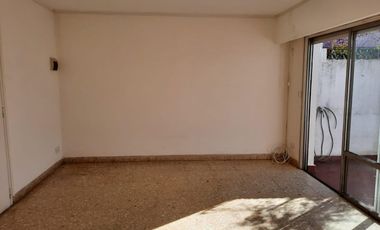OPORTUNIDAD!!! Semipiso en PH 1º PISO sin expensas en Temperley Este