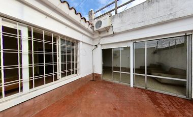 OPORTUNIDAD!!! Semipiso en PH 1º PISO sin expensas en Temperley Este