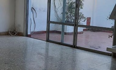 OPORTUNIDAD!!! Semipiso en PH 1º PISO sin expensas en Temperley Este