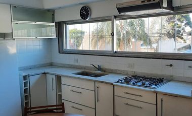 OPORTUNIDAD!!! Semipiso en PH 1º PISO sin expensas en Temperley Este