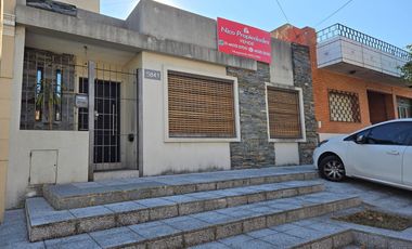 CASA EN VENTA DE 3 AMBIENTES EN VILLA LUGANO