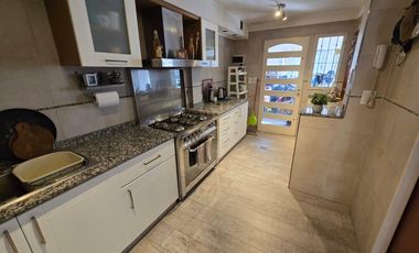 CASA EN VENTA DE 3 AMBIENTES EN VILLA LUGANO