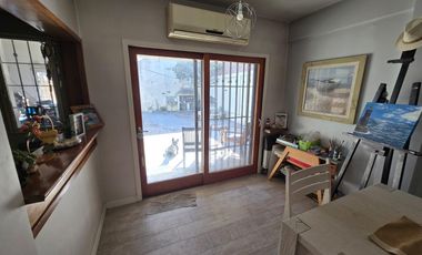 CASA EN VENTA DE 3 AMBIENTES EN VILLA LUGANO