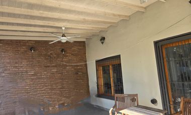 CASA EN VENTA DE 3 AMBIENTES EN VILLA LUGANO