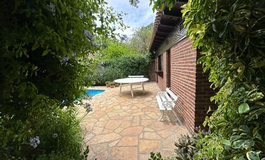 Casa en venta La Lucila 5 ambientes