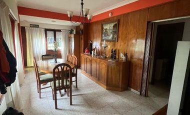 Venta Casa 6 Ambientes Jardin Parrilla Garage Barrio Constitucion