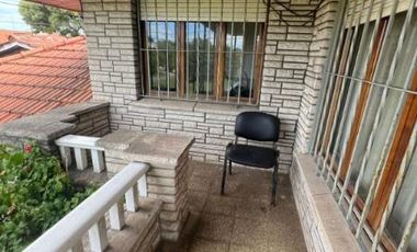 Venta Casa 6 Ambientes Jardin Parrilla Garage Barrio Constitucion