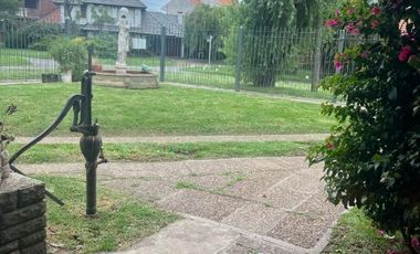 Venta Casa 6 Ambientes Jardin Parrilla Garage Barrio Constitucion