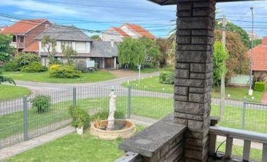 Venta Casa 6 Ambientes Jardin Parrilla Garage Barrio Constitucion