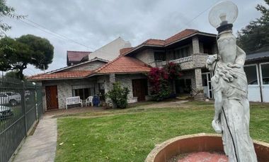 Venta Casa 6 Ambientes Jardin Parrilla Garage Barrio Constitucion