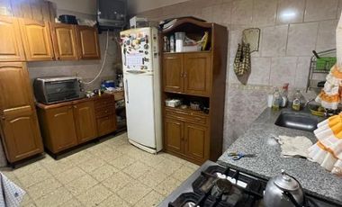 Venta Casa 6 Ambientes Jardin Parrilla Garage Barrio Constitucion