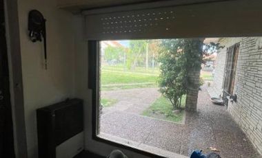 Venta Casa 6 Ambientes Jardin Parrilla Garage Barrio Constitucion