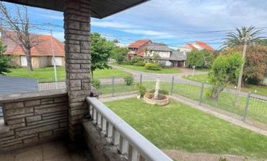 Venta Casa 6 Ambientes Jardin Parrilla Garage Barrio Constitucion