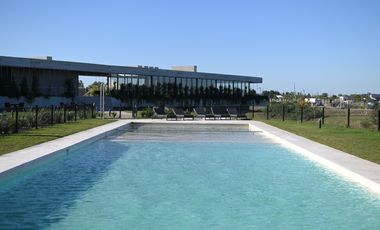 Casa 4 Dorm - Barrio Vida