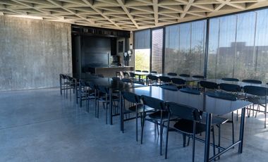 Casa 4 Dorm - Barrio Vida