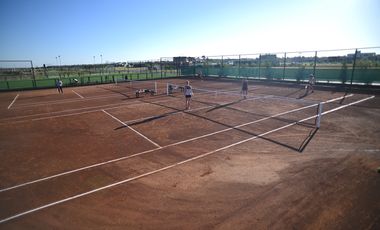 Casa 4 Dorm - Barrio Vida