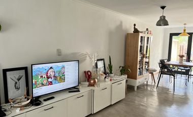 Venta duplex con 2 habitaciones y jardín en Roque Pérez