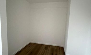 Departamento en  venta de 4 ambientes con dos baños y balcon al frente - Wilde