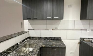 Departamento en  venta de 4 ambientes con dos baños y balcon al frente - Wilde