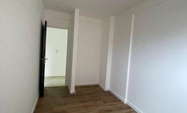 Departamento en  venta de 4 ambientes con dos baños y balcon al frente - Wilde