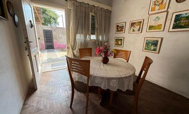 CASA CON  AMPLIO TERRENO ESCHUCHO OFERTAS