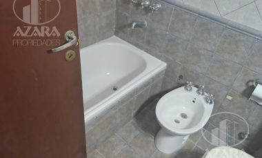 Departamento en venta de 2 ambientes amplios con balcón, por escalera ¡súper luminoso!