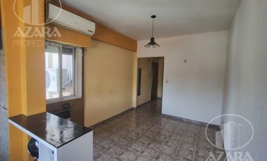 Departamento en venta de 2 ambientes amplios con balcón, por escalera ¡súper luminoso!