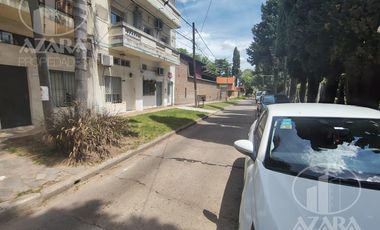 Departamento en venta de 2 ambientes amplios con balcón, por escalera ¡súper luminoso!