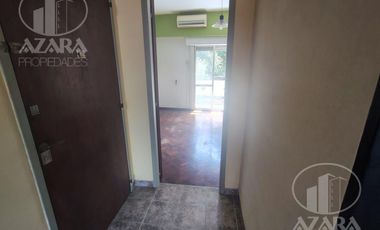 Departamento en venta de 2 ambientes amplios con balcón, por escalera ¡súper luminoso!
