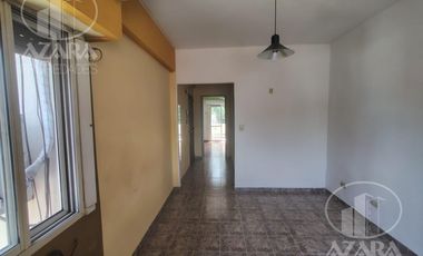 Departamento en venta de 2 ambientes amplios con balcón, por escalera ¡súper luminoso!