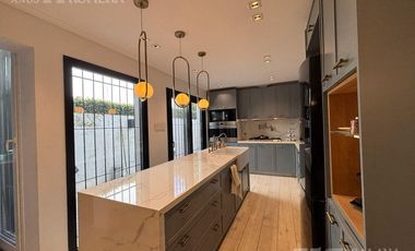 Casa en  Olivos en venta - reciclada 4 ambientes lote de 17.32 x 33.93