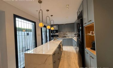 Casa en  Olivos en venta - reciclada 4 ambientes lote de 17.32 x 33.93