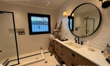 Casa en  Olivos en venta - reciclada 4 ambientes lote de 17.32 x 33.93