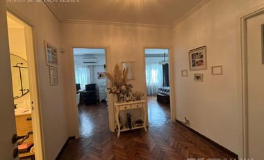 Casa en  Olivos en venta - reciclada 4 ambientes lote de 17.32 x 33.93