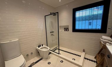 Casa en  Olivos en venta - reciclada 4 ambientes lote de 17.32 x 33.93