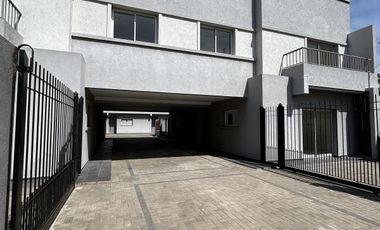 PH impecable, 3 ambientes, con cochera y patio