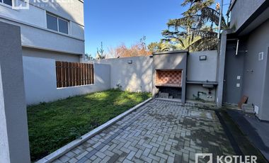 PH impecable, 3 ambientes, con cochera y patio