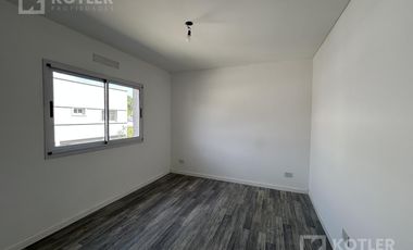 PH impecable, 3 ambientes, con cochera y patio