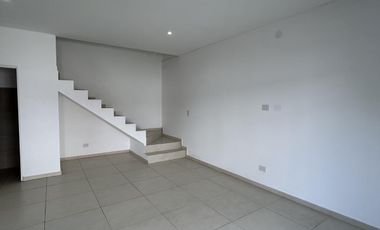 PH impecable, 3 ambientes, con cochera y patio