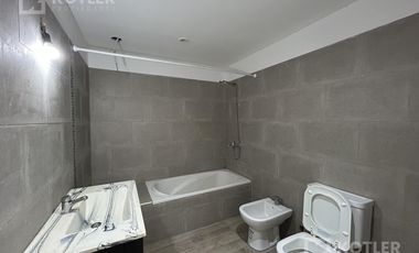 PH impecable, 3 ambientes, con cochera y patio