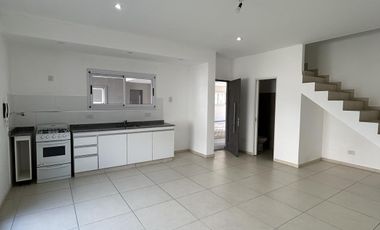 PH impecable, 3 ambientes, con cochera y patio