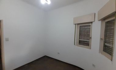 Munro - Zona Industrial I - Lote Propio - Casa  de 3 amb con Cochera y Galpón/taller!