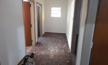 Munro - Zona Industrial I - Lote Propio - Casa  de 3 amb con Cochera y Galpón/taller!