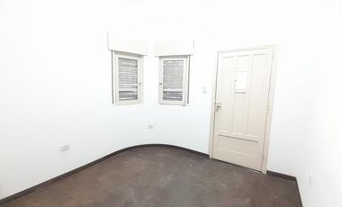 Munro - Zona Industrial I - Lote Propio - Casa  de 3 amb con Cochera y Galpón/taller!